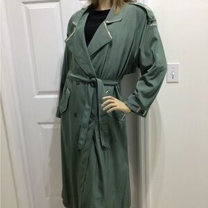 MARDEL JADE GREEN TRENCH COAT SIZE MEDIUM VTG NEVER WORN GOLD SILVER DETAILING